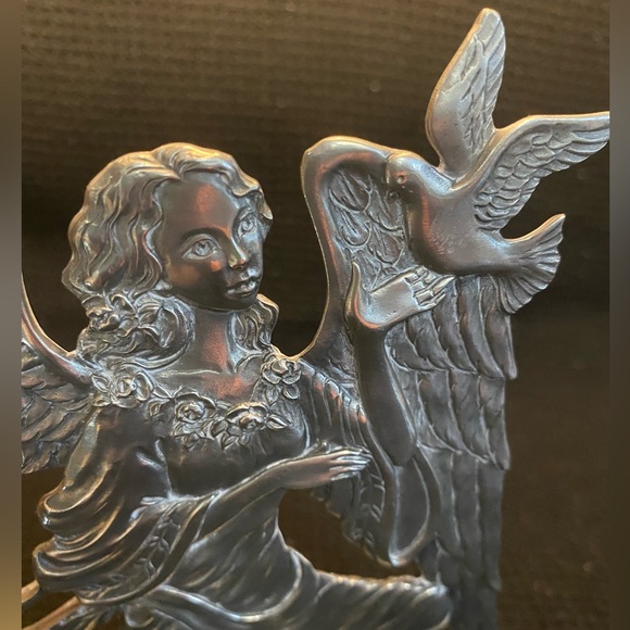 Seagull Canada Pewter Angel with Dove. 1997. So beautiful! #S020 - Picture 4 of 5